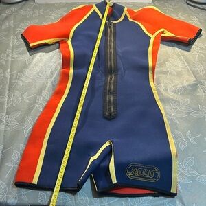 Kids Recss Wet Suit. No Sizing, see measurement’s in photos.